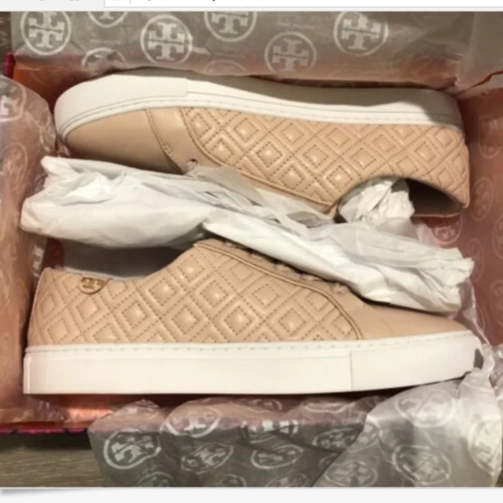 Tory burch marion quilted lace up sneakers NIB